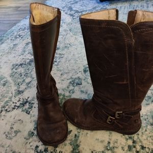 Ugh boots tall brown with sheep skin interior